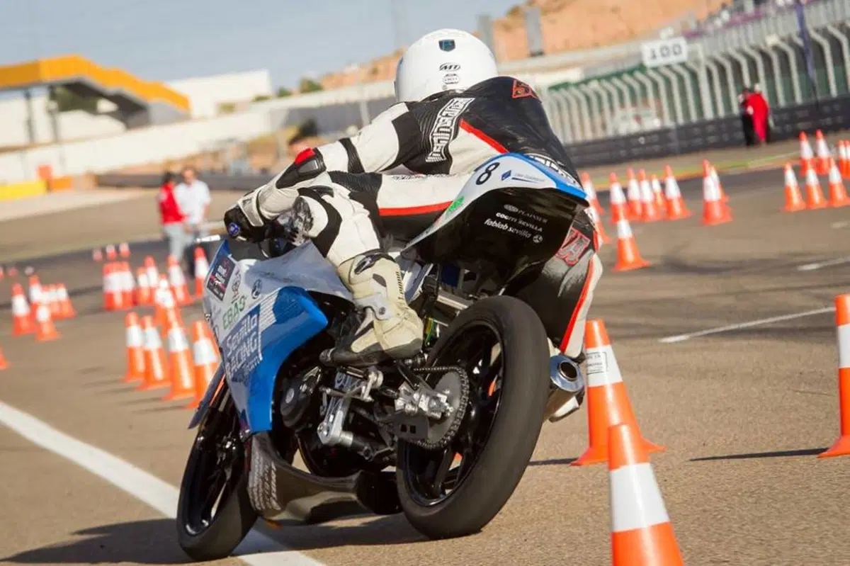 Motostudent 2016: sfida in pista tra Università di tutto il mondo (9)