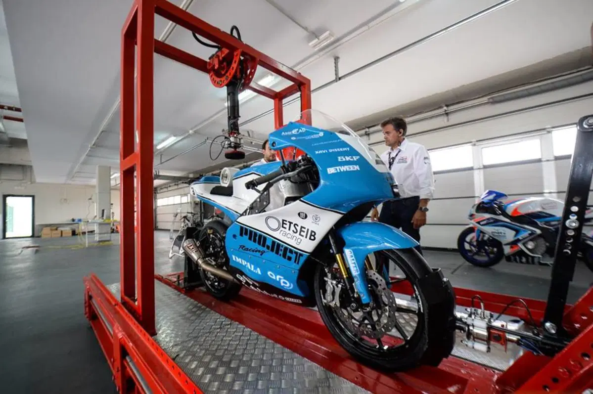 Motostudent 2016: sfida in pista tra Università di tutto il mondo (13)