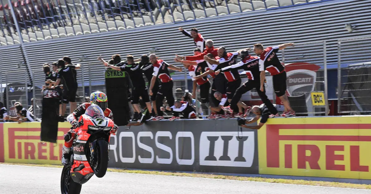 SBK Jerez. Chaz Davies trionfa in Gara1