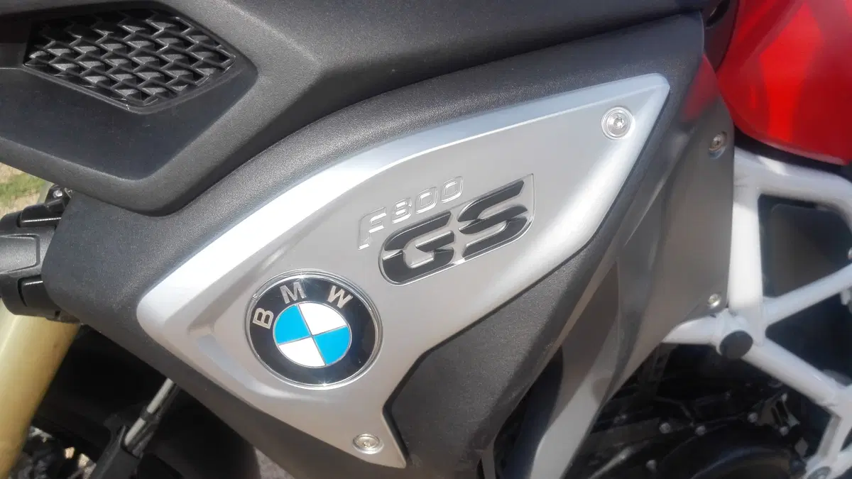 BMW F800GS Adventure 2017: meno vibrazioni, più verve (3)
