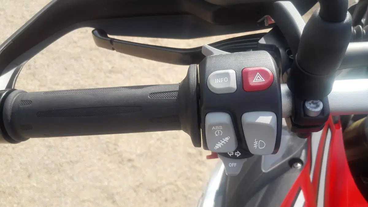 BMW F800GS Adventure 2017: meno vibrazioni, più verve (9)