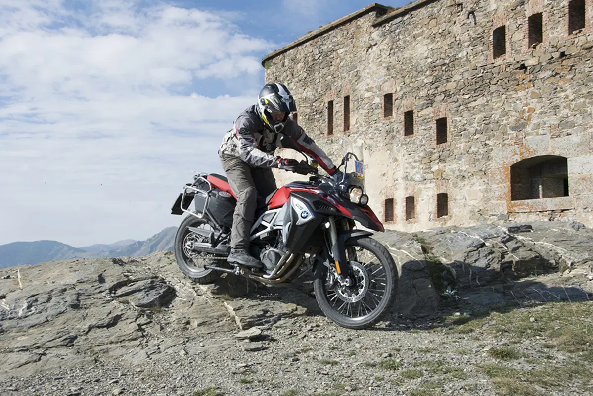 BMW F800GS Adventure 2017: meno vibrazioni, più verve (15)