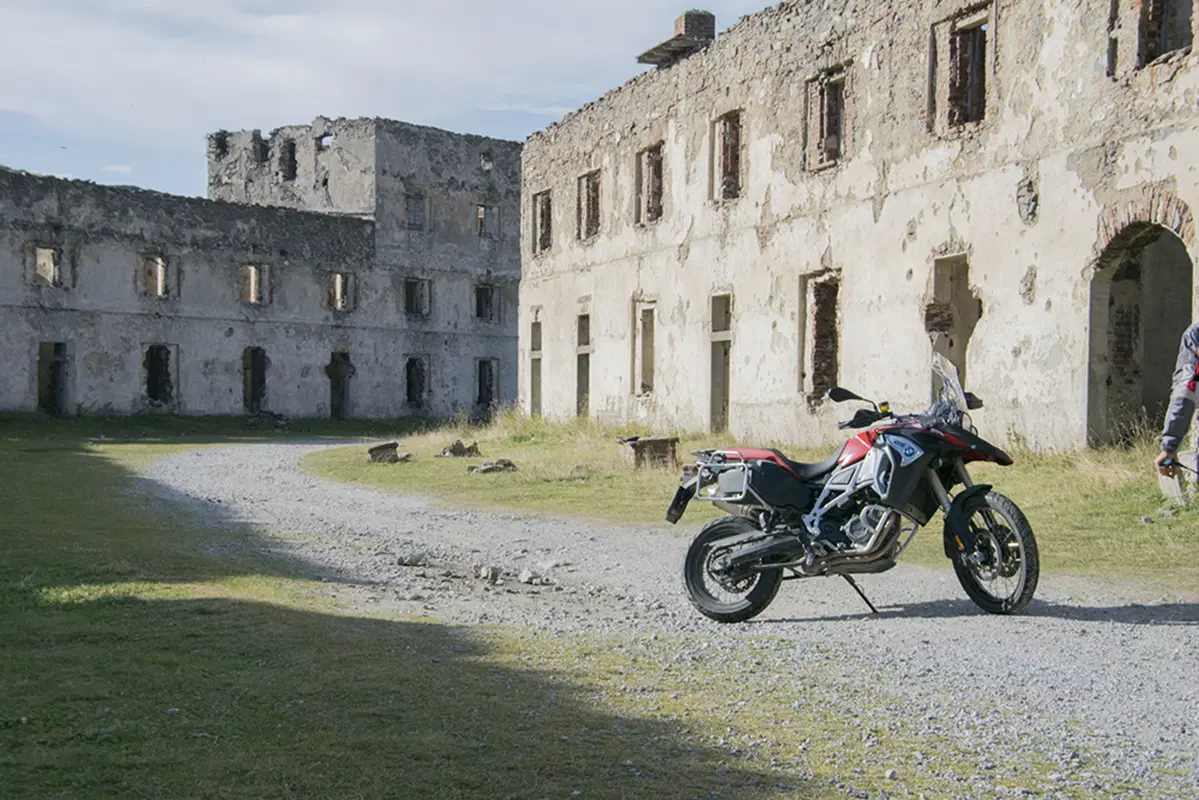 BMW F800GS Adventure 2017: meno vibrazioni, più verve (30)