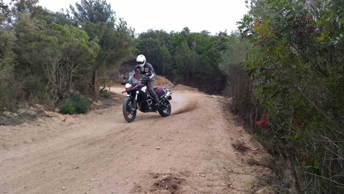 BMW F800GS Adventure 2017: meno vibrazioni, più verve (27)