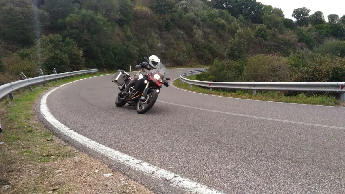 BMW F800GS Adventure 2017: meno vibrazioni, più verve (32)