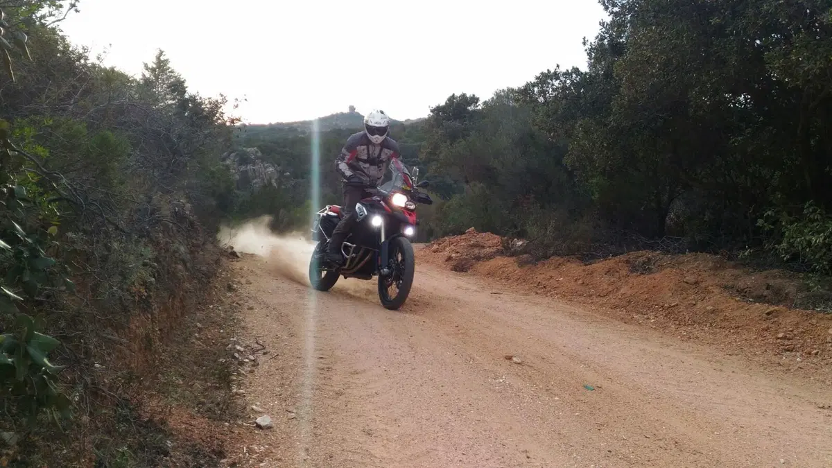 BMW F800GS Adventure 2017: meno vibrazioni, più verve (5)