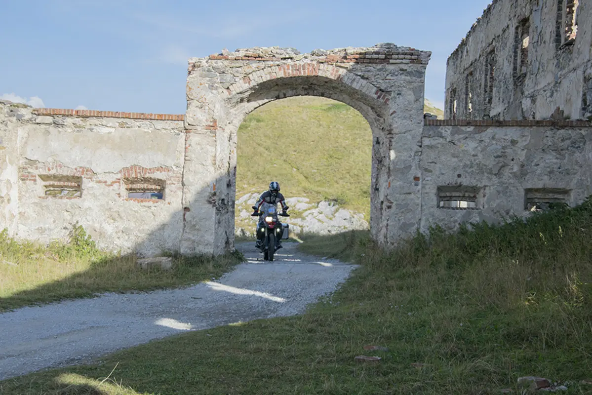BMW F800GS Adventure 2017: meno vibrazioni, più verve (4)