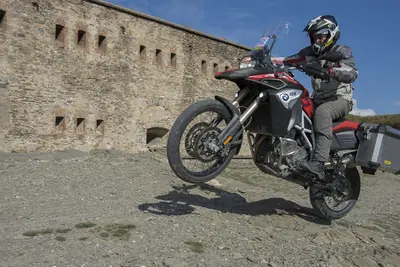 BMW F800GS Adventure 2017: meno vibrazioni, pi&ugrave; verve