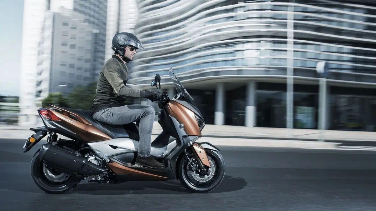 Nuovo Yamaha X-MAX 300 (2)