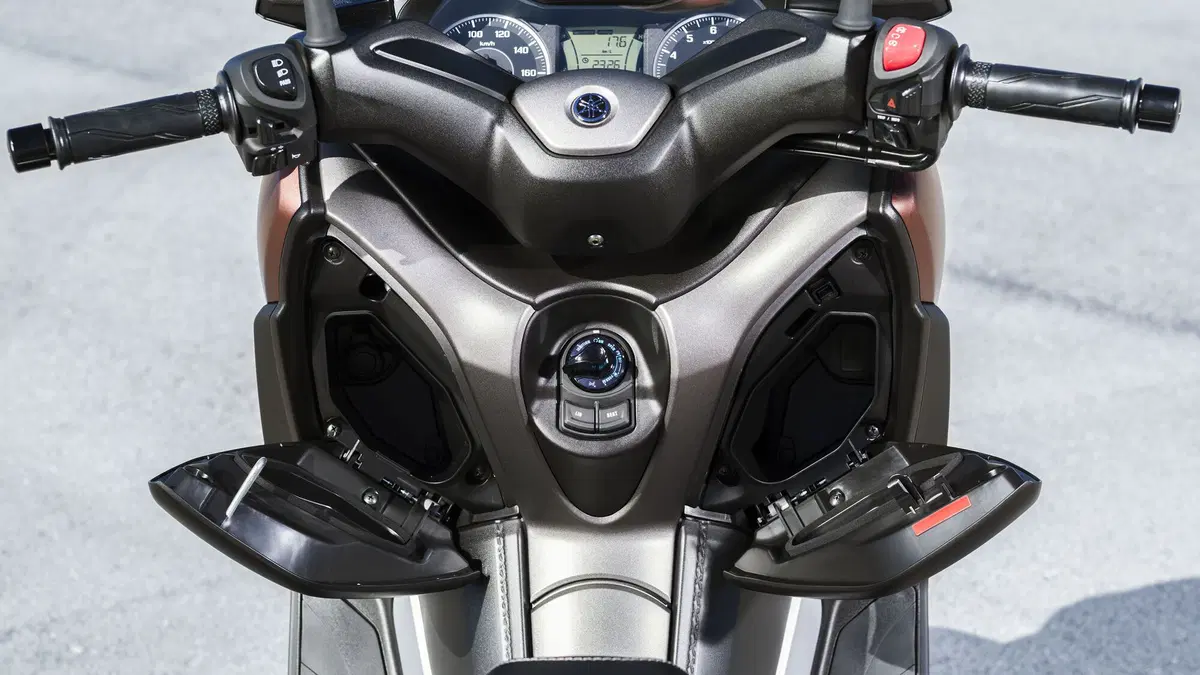 Nuovo Yamaha X-MAX 300 (16)