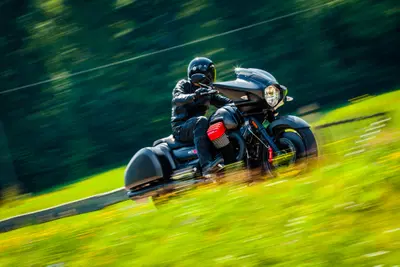 Moto Guzzi MGX-21: una bagger all'italiana