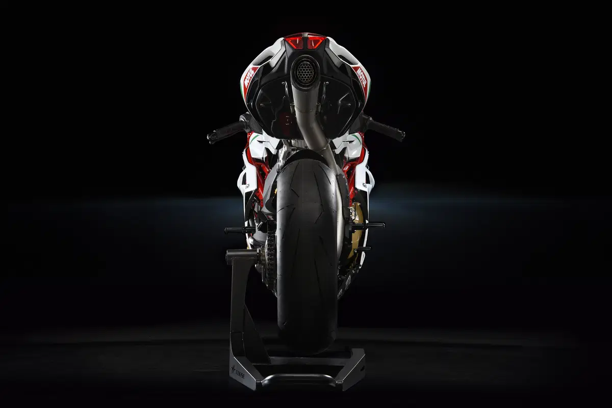 MV Agusta F4 RC, la replica da 212 cv  (10)