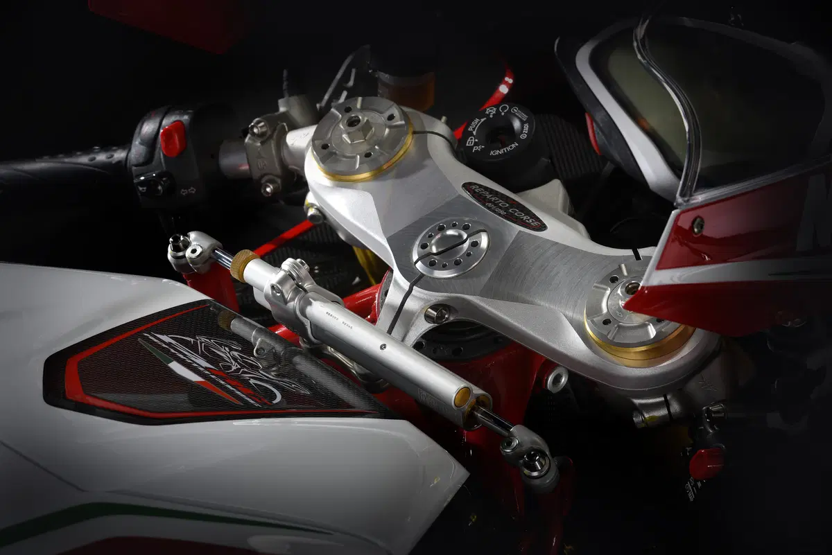 MV Agusta F4 RC, la replica da 212 cv  (21)