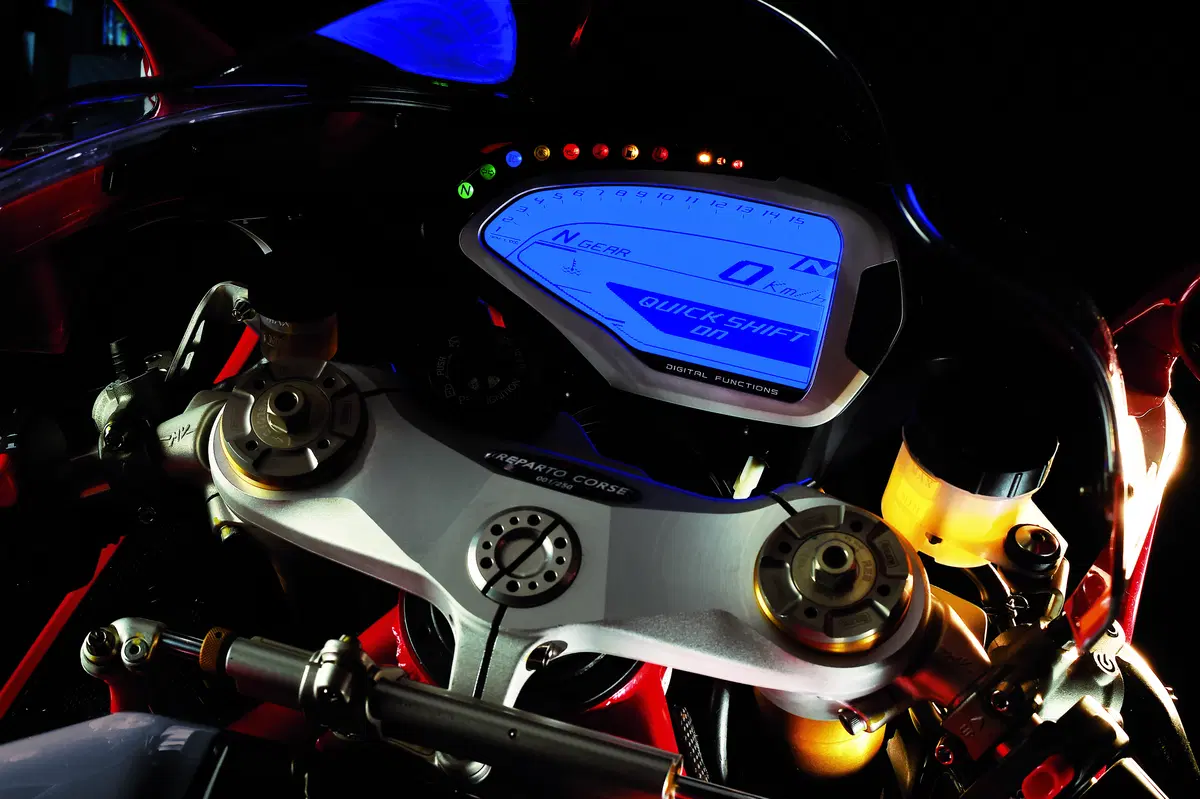 MV Agusta F4 RC, la replica da 212 cv  (22)