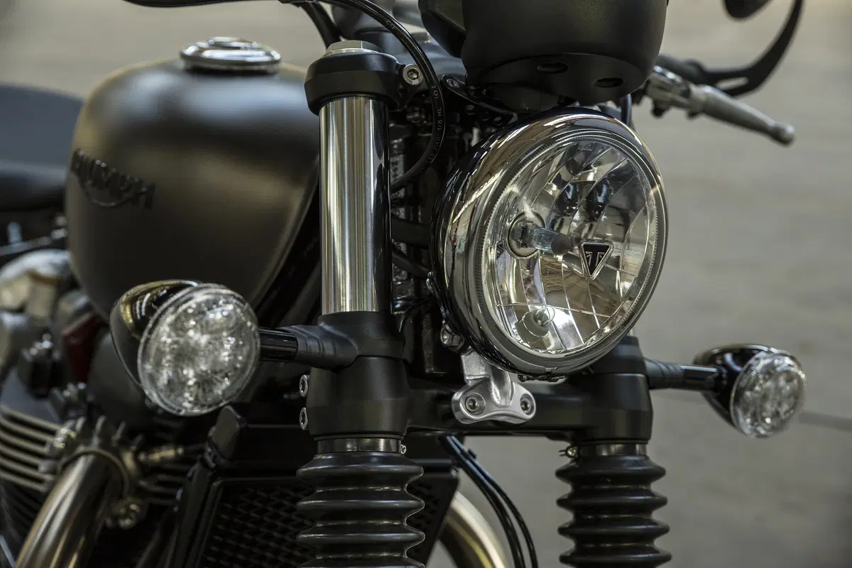 Triumph Bobber 2017 (17)