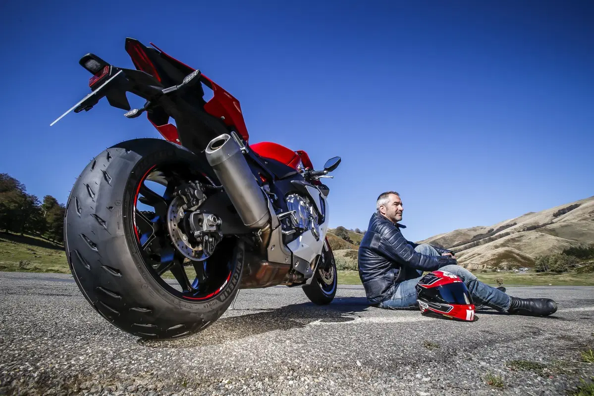 Nuovo pneumatico sportivo stradale Michelin Power RS (4)