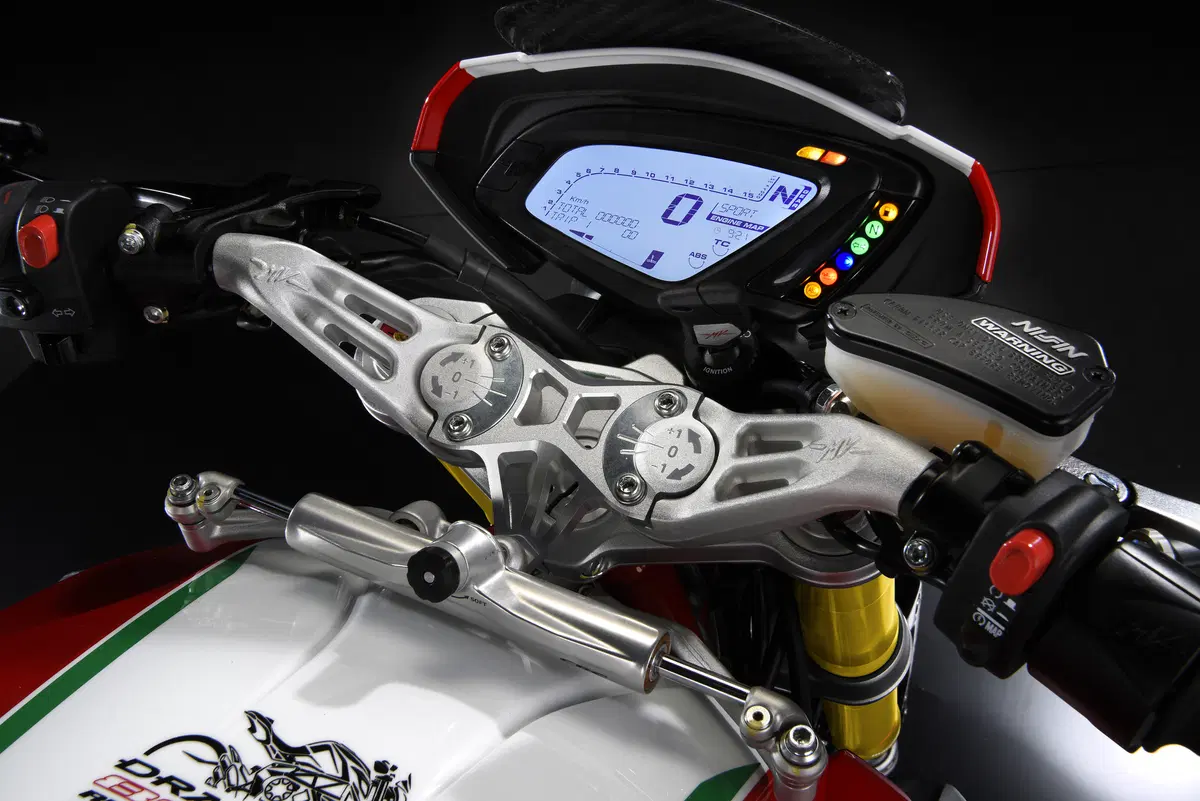 Nuova MV Agusta Dragster 800 RC (15)