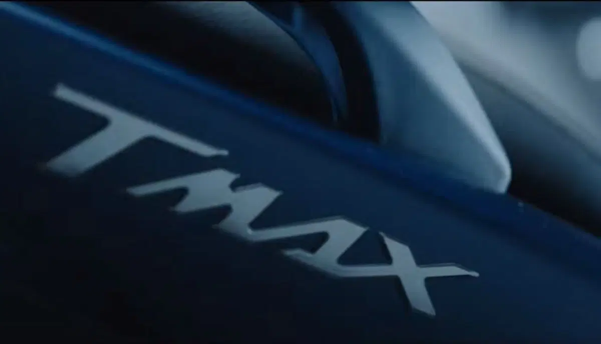Nuovo Yamaha TMAX 2017 a Eicma, Video teaser (2)