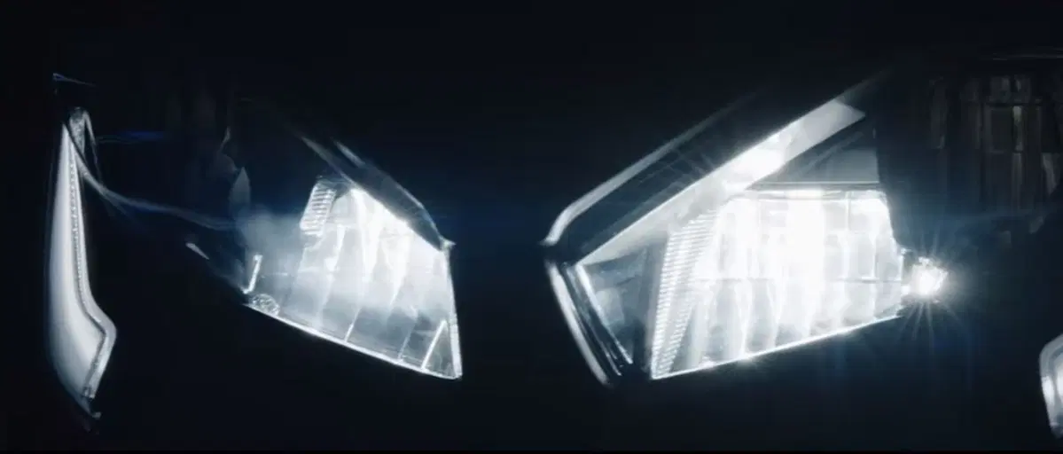 Nuovo Yamaha TMAX 2017 a Eicma, Video teaser (3)