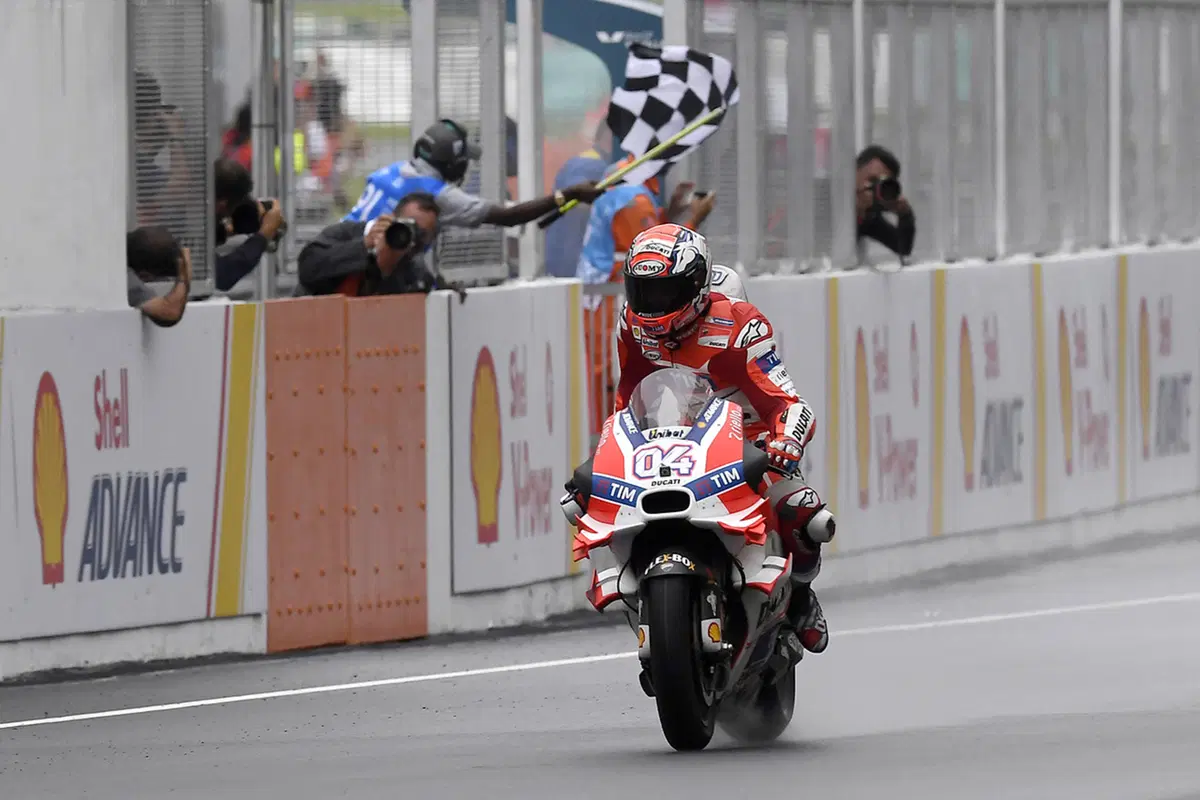MotoGP. Le foto più spettacolari del GP di Malesia 2016 (11)
