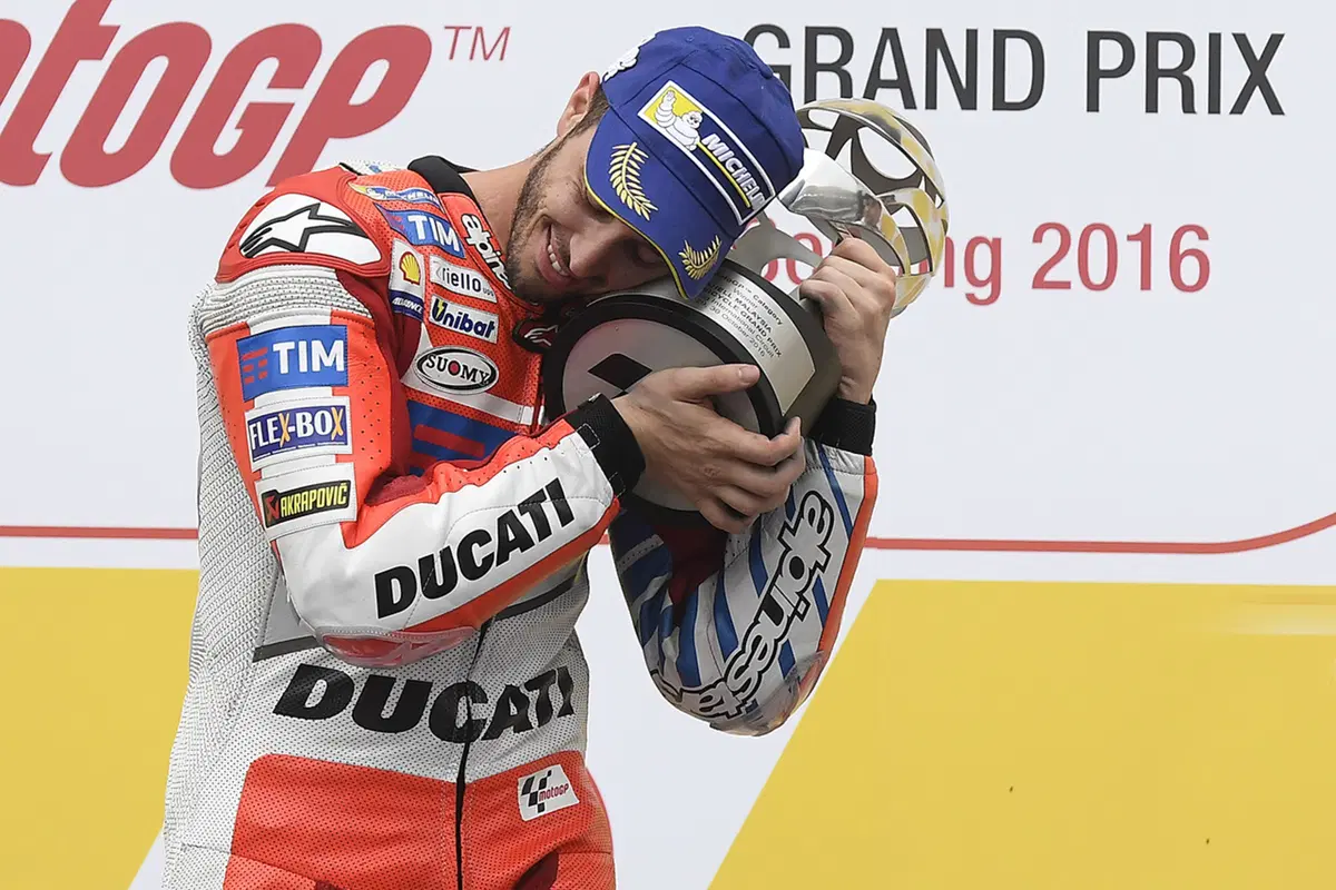 MotoGP. Le foto più spettacolari del GP di Malesia 2016 (12)
