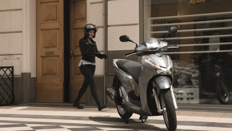 Honda SH300i, la storia di una grande idea