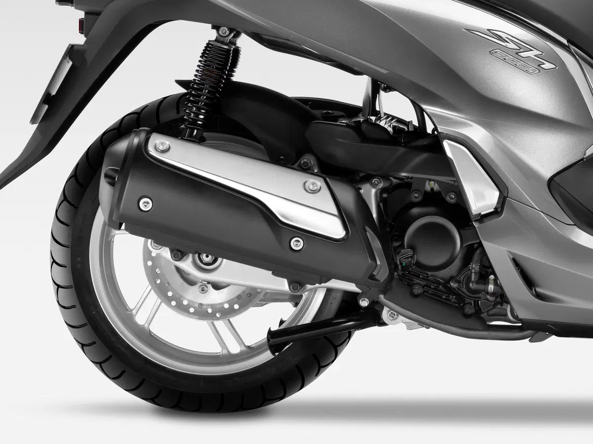Honda SH300i, la storia di un grande idea (19)