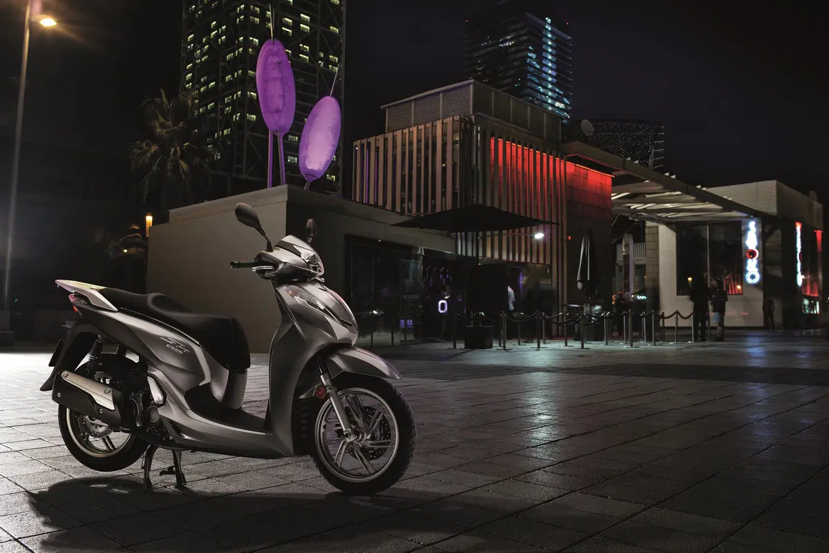 Honda SH300i, la storia di un grande idea (2)