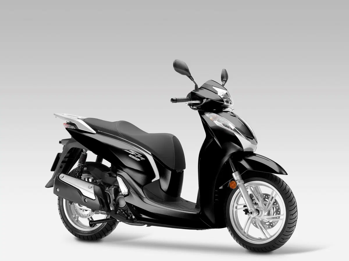 Honda SH300i, la storia di un grande idea (8)