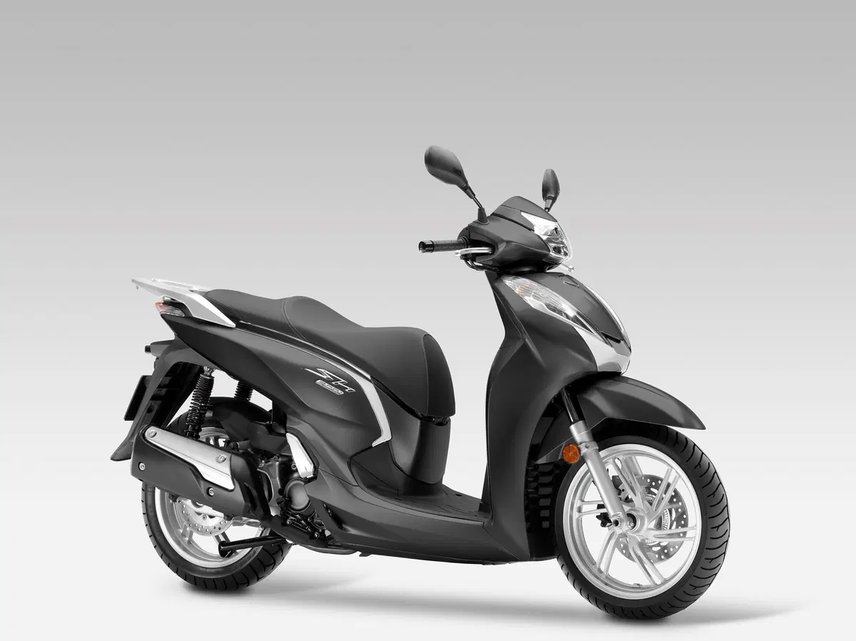Honda SH300i, la storia di un grande idea (10)