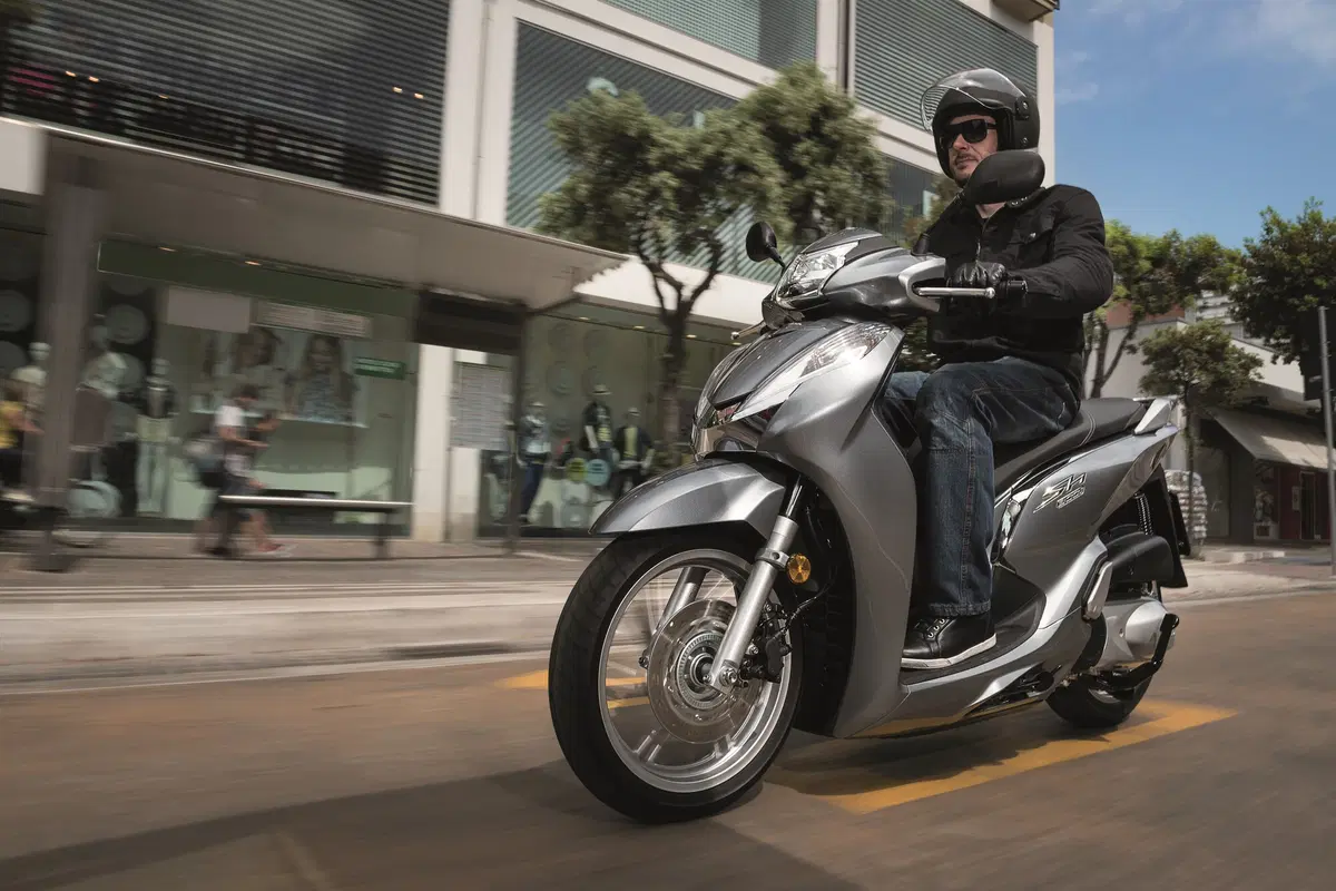 Honda SH300i, la storia di un grande idea (4)