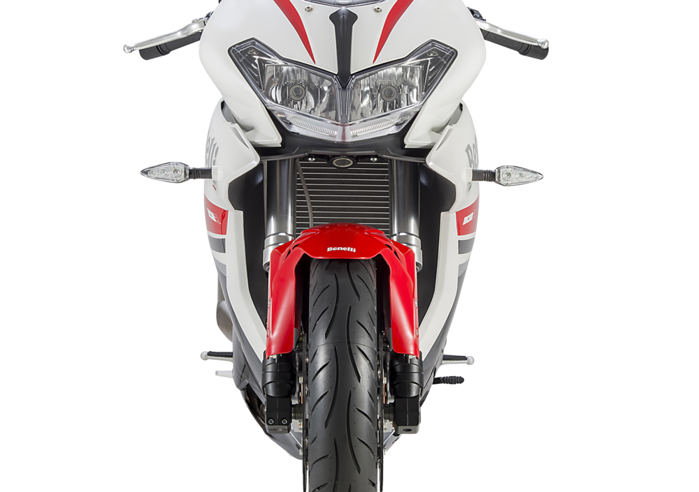 Benelli BN 302 R (2017 - 20) (3)