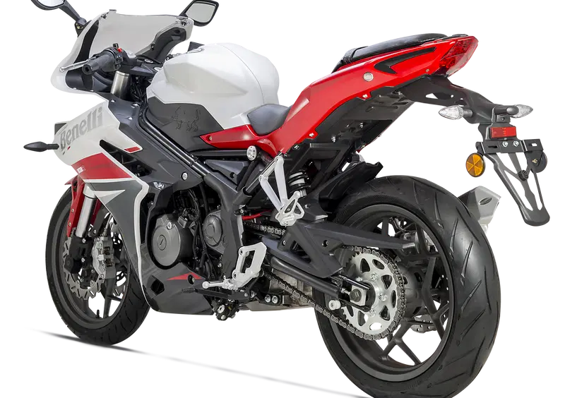 Benelli BN 302 BN 302 R (2017 - 20) (4)