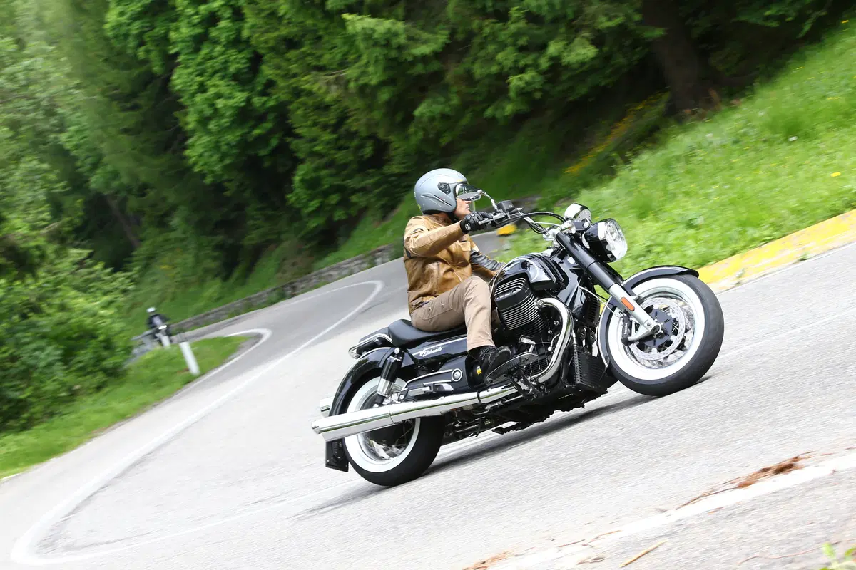 Moto Guzzi Eldorado (7)