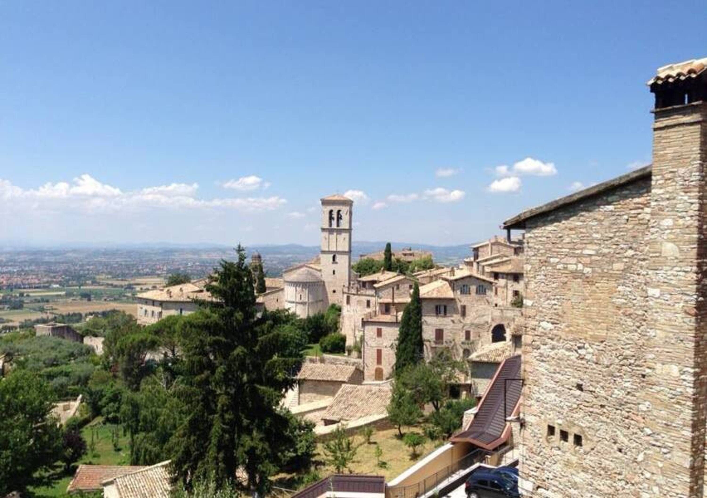 In viaggio con Camilla: Montepulciano, Castiglione del Lago, Assisi