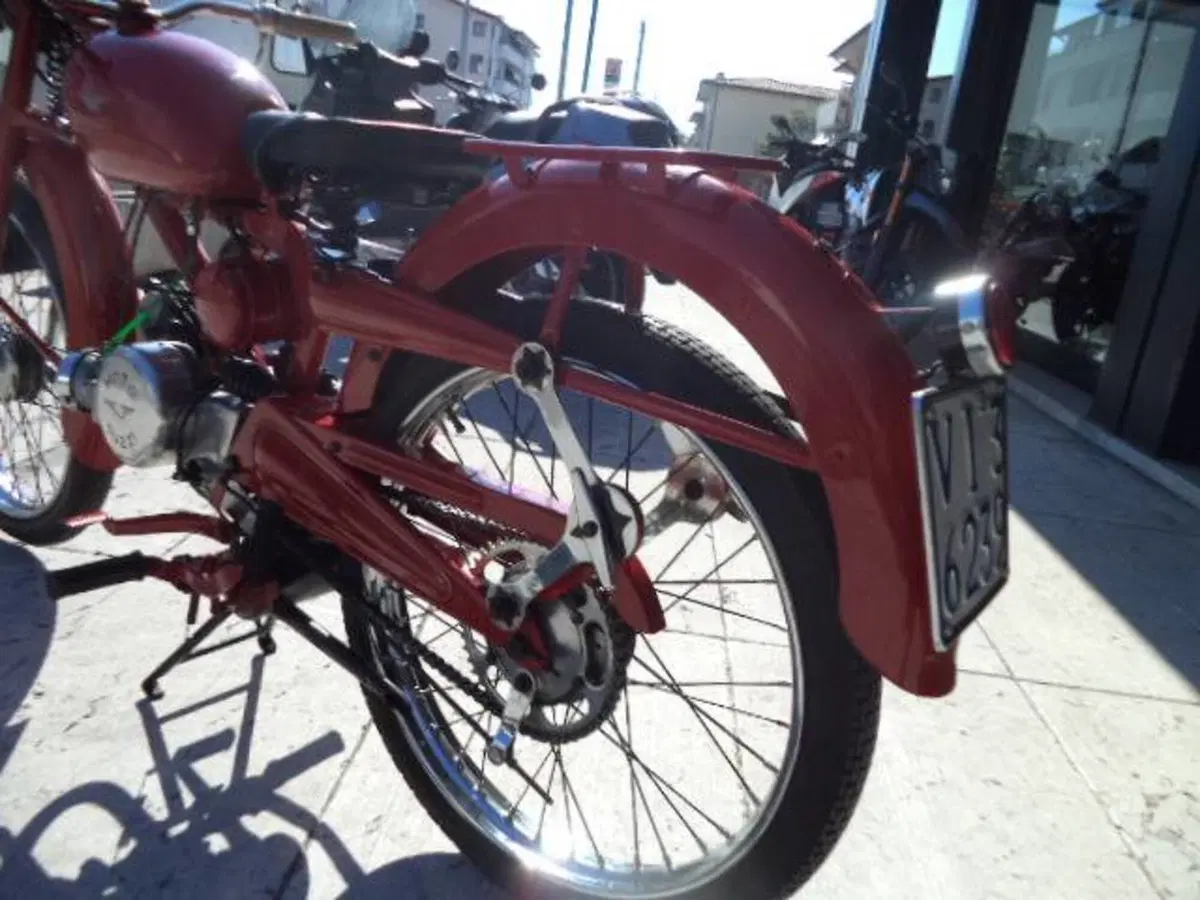 Moto Guzzi CARDELLINO 75 (11)