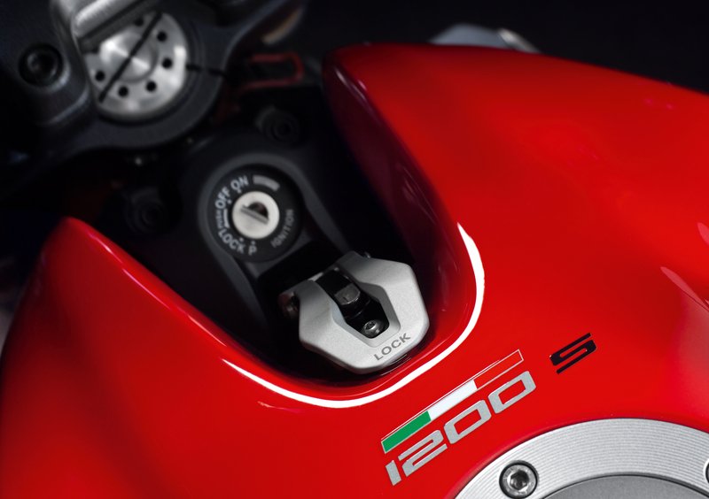 Ducati Monster 1200 Monster 1200 S (2017 - 21) (24)