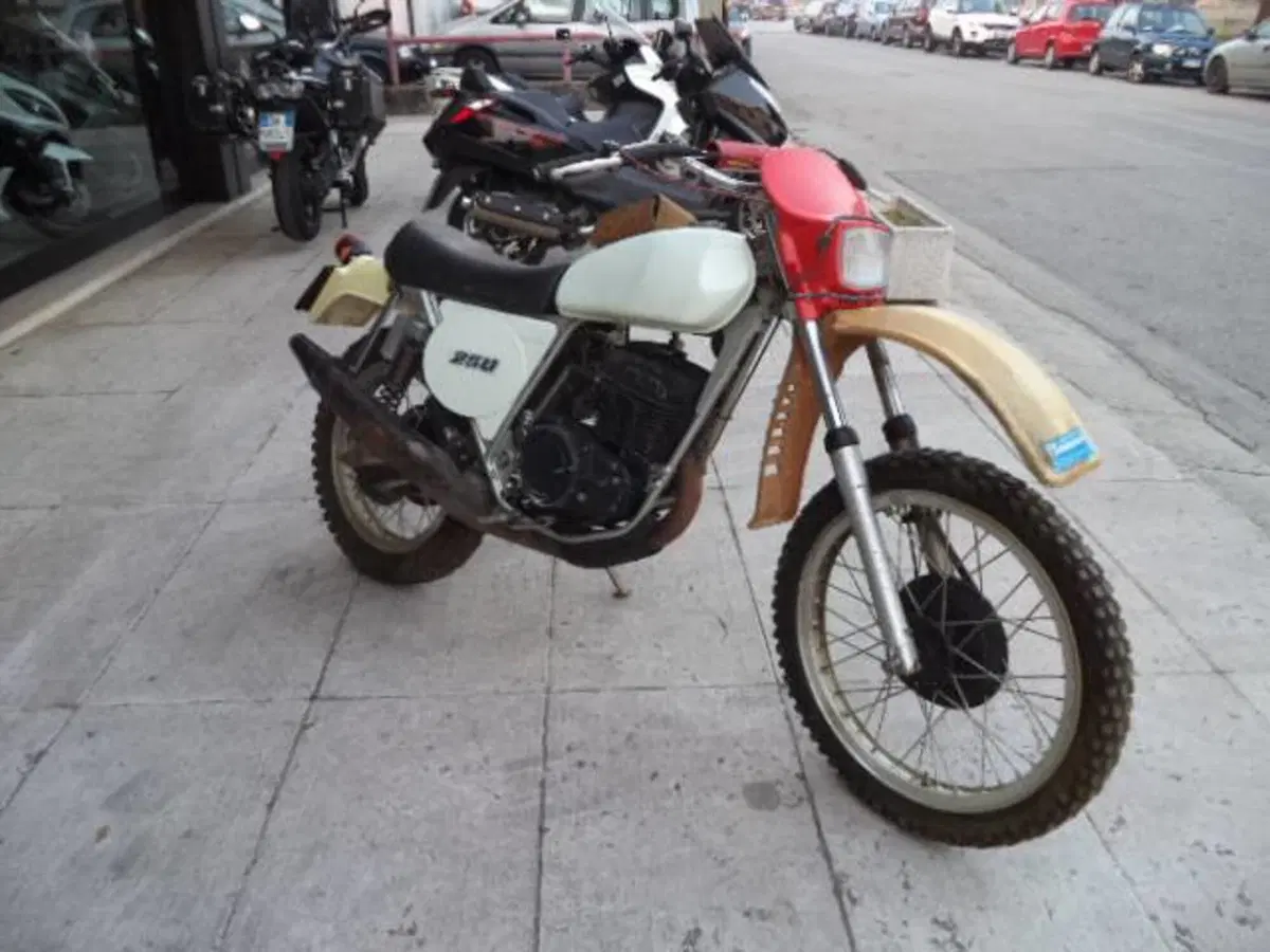 Laverda 250 2 TR  (3)