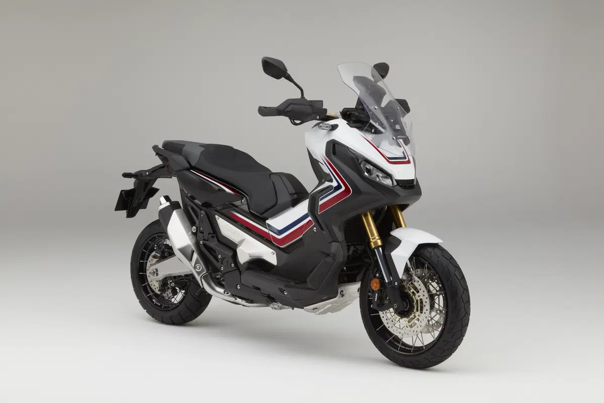 Honda X-ADV a EICMA 2016: foto e dati EMBARGO (18)