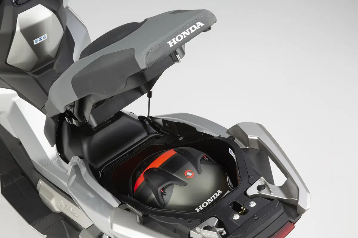 Honda X-ADV 750 X-ADV 750 (2017) (6)