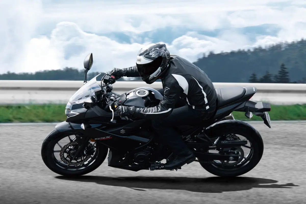 Suzuki GSX250R 2017 ad Eicma 2016: foto e dati (31)