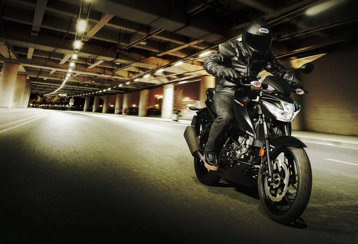 Suzuki GSX-S 125 2017 a Eicma: le foto della piccola naked EMBARGO (25)