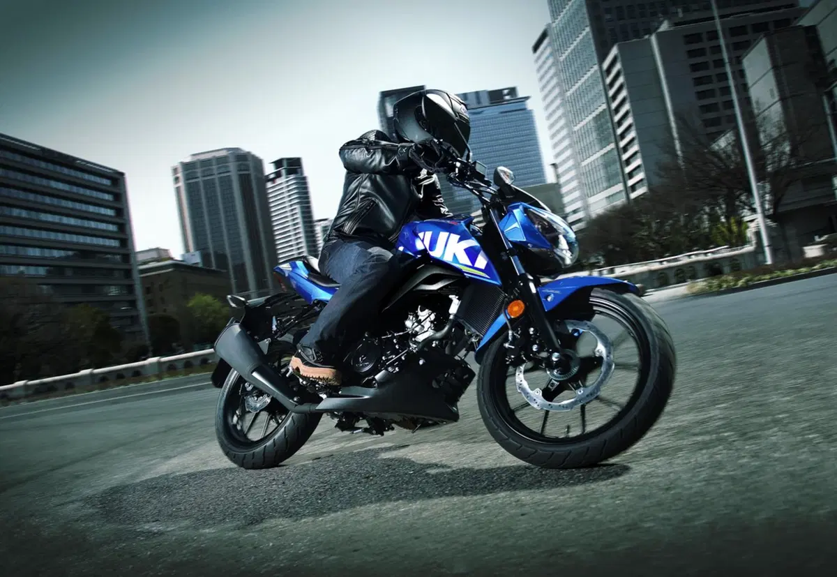 Suzuki GSX-S 125 2017 a Eicma: le foto della piccola naked EMBARGO (26)