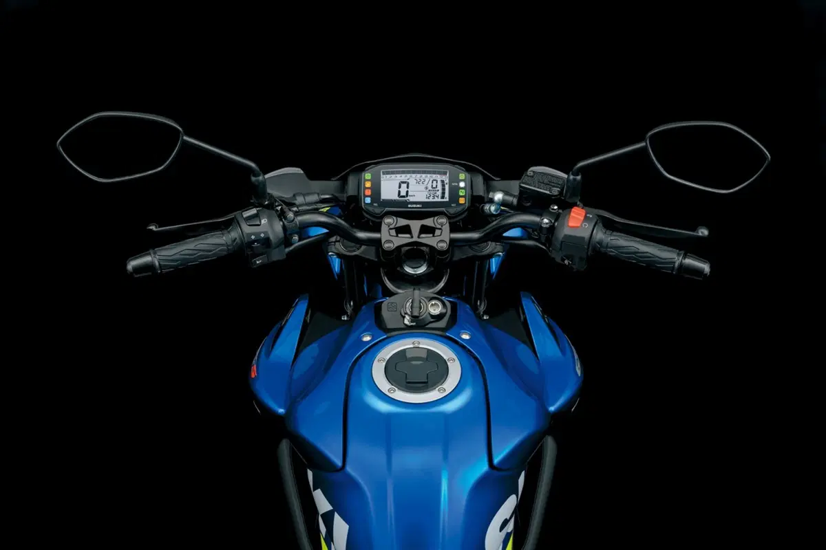 Suzuki GSX-S 125 2017 a Eicma: le foto della piccola naked EMBARGO (13)