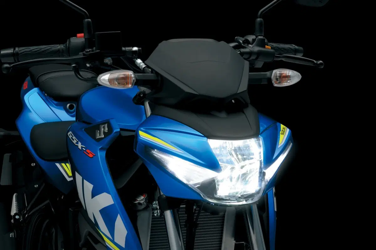 Suzuki GSX-S 125 2017 a Eicma: le foto della piccola naked EMBARGO (34)