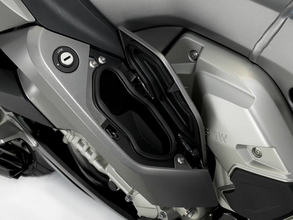BMW K 1600GTL 2017 ad EICMA 2016: foto e dati (19)