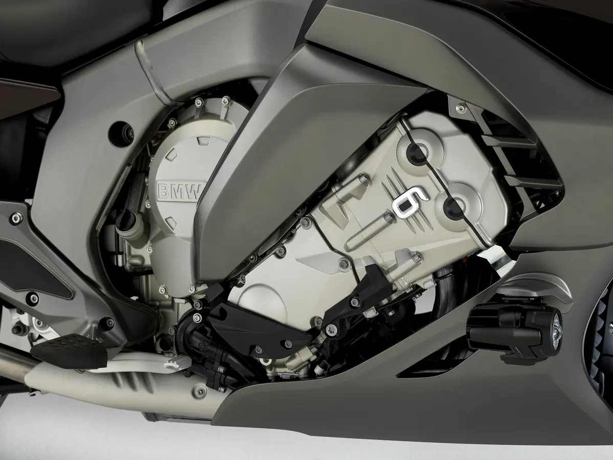 BMW K 1600GTL 2017 ad EICMA 2016: foto e dati (21)