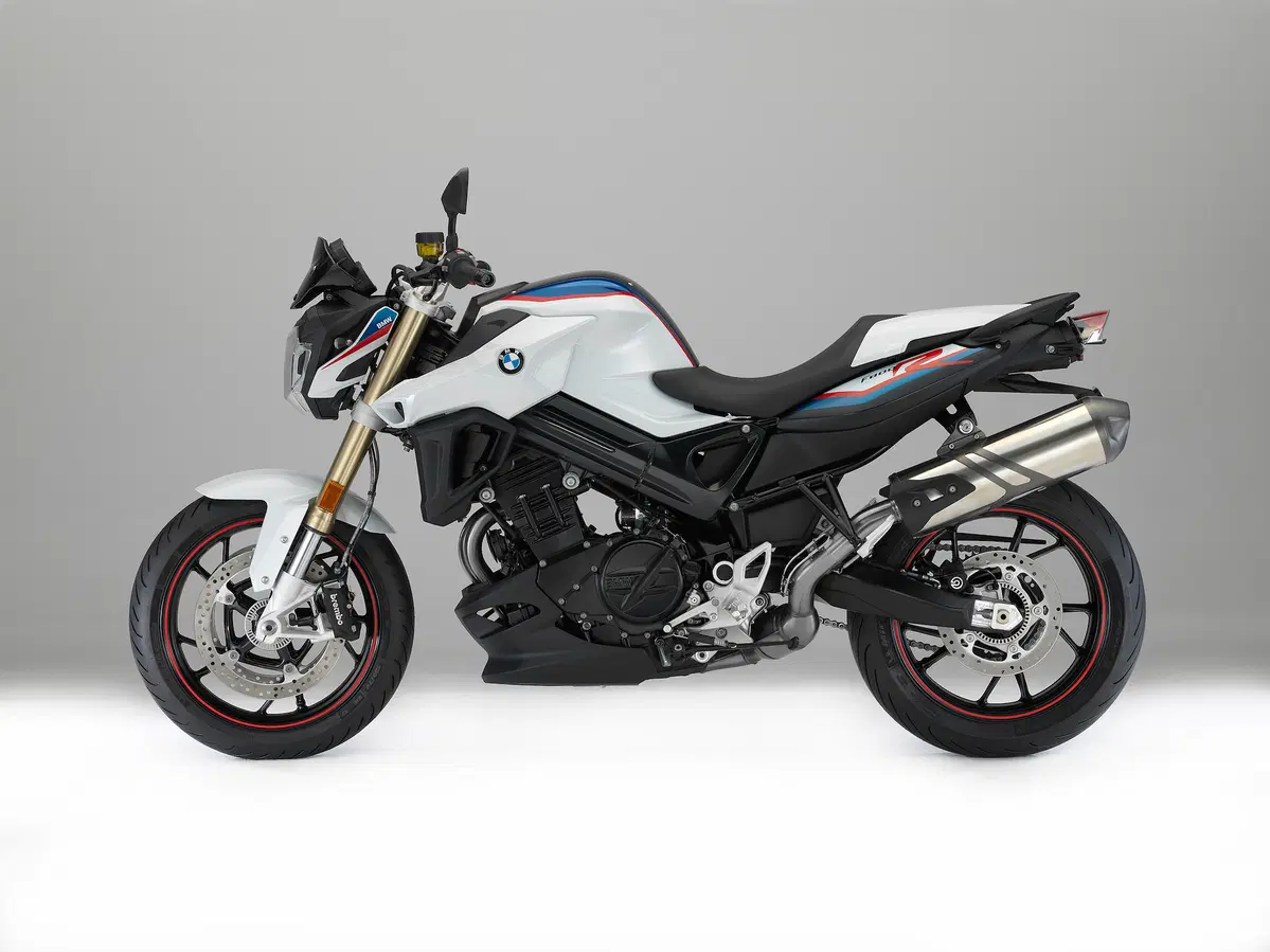 BMW F800R ed F800GT 2017 ad EICMA 2016: foto e dati (29)