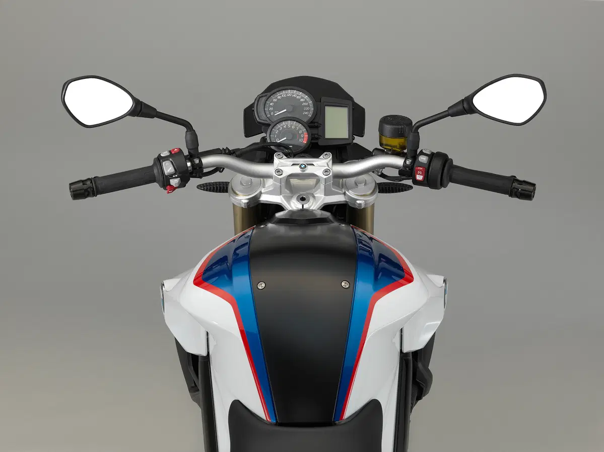 BMW F800R ed F800GT 2017 ad EICMA 2016: foto e dati (33)