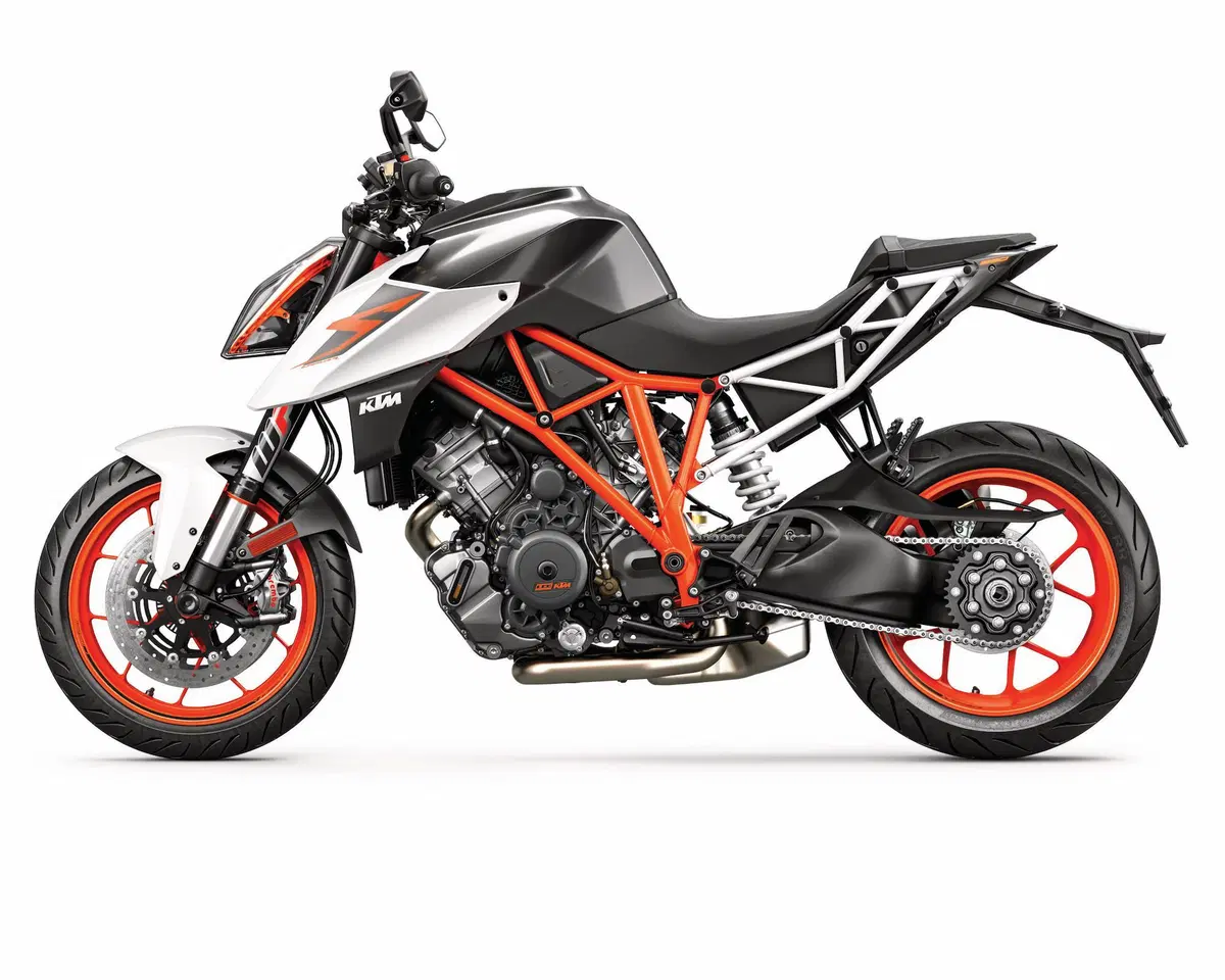 KTM Super Duke 1290 R 2017 ad EICMA 2016: foto e dati (16)